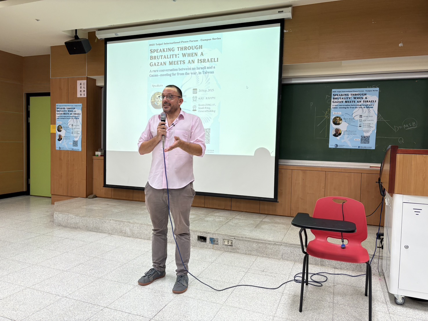 Mr. Roi Silberberg, Director of School for Peace, shared his personal experience and journey from a Zionist upbringing to becoming a peace educator