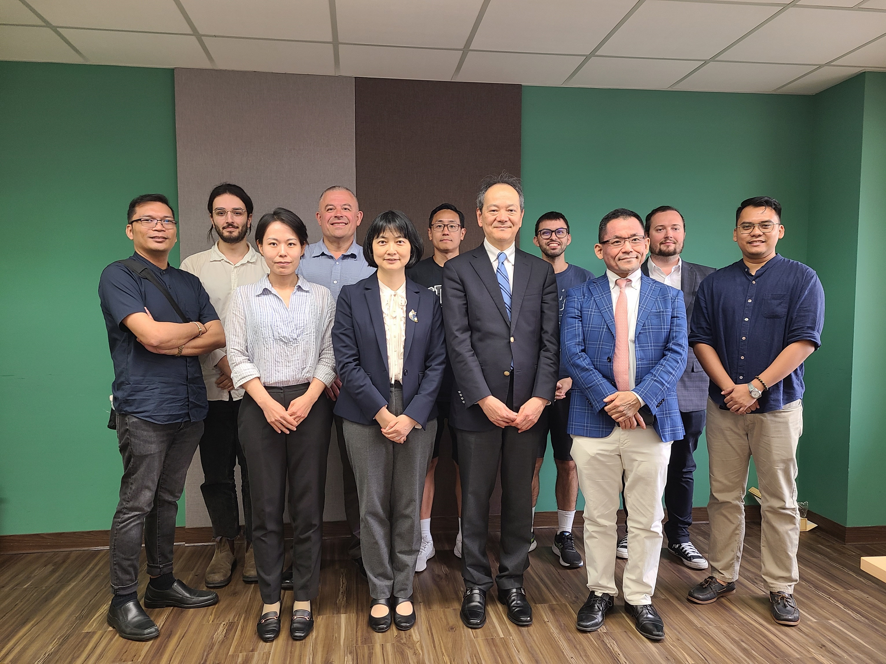 Dr. Machidori of Kyoto University (center front); Dr. Takenaka of the GRIPS (2nd from the right, first row); Director of IDAS, Dr. Chao-Chi Lin (3rd from the left, first row); Dr. Yves Tiberghien of t